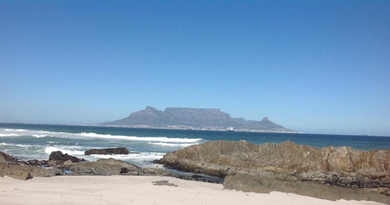 White Waves Beach House Bloubergstrand Exterior foto