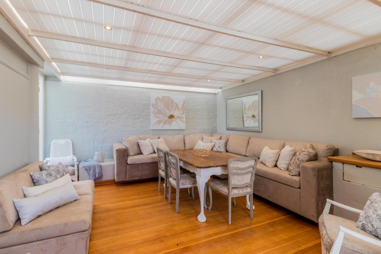 White Waves Beach House Bloubergstrand Exterior foto